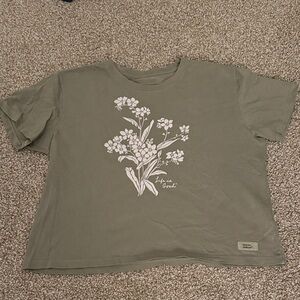 Life is Good Women's Antique Flowers Short Sleeve Crusher Boxy Tee